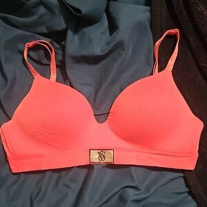 Victoria's Secret Coral Bra with Gold Detail Accidentally Bought Wrong Size